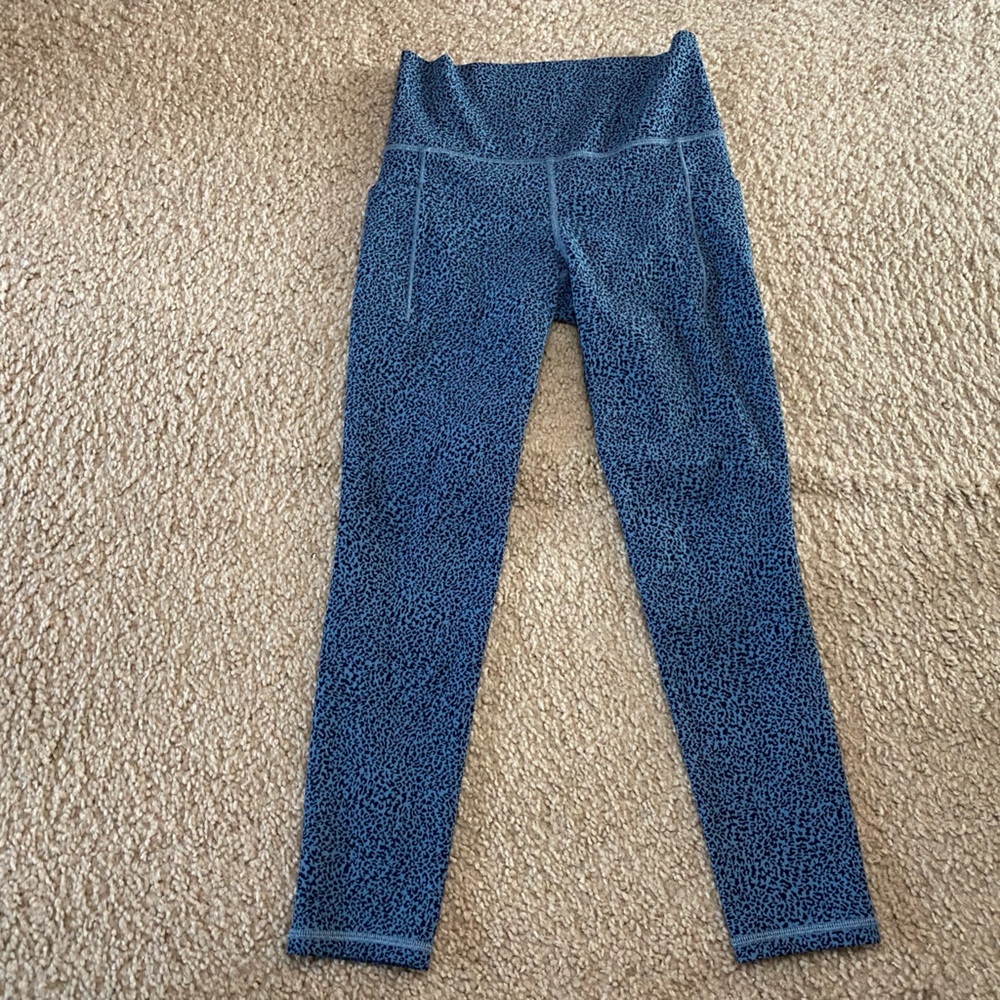ATHLETA SALUTATION STASH II Textured Tight - Picture 2 of 4